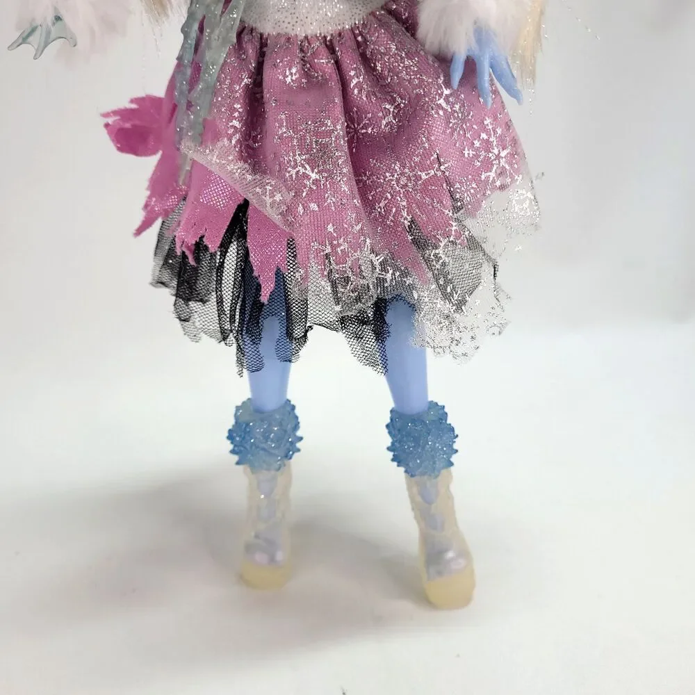 2008 Monster High Ghouls Rule Abbey Bominable Doll Mattel Daughter‎ of Yeti